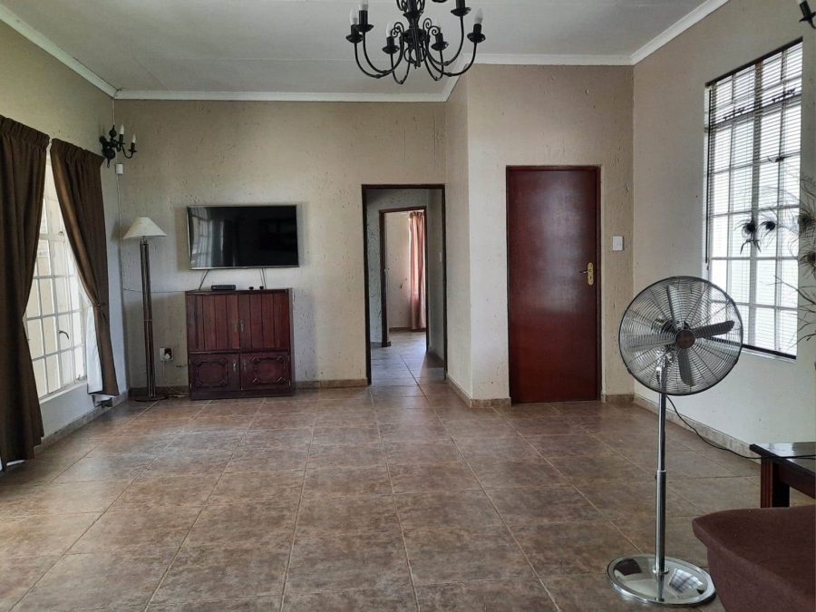 6 Bedroom Property for Sale in Kanana North West